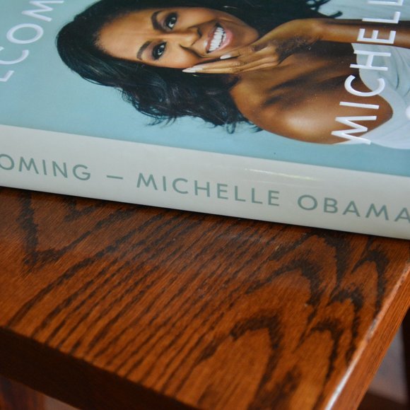Hardcover BECOMING by Michelle Obama (good used condition) - Picture 3 of 7